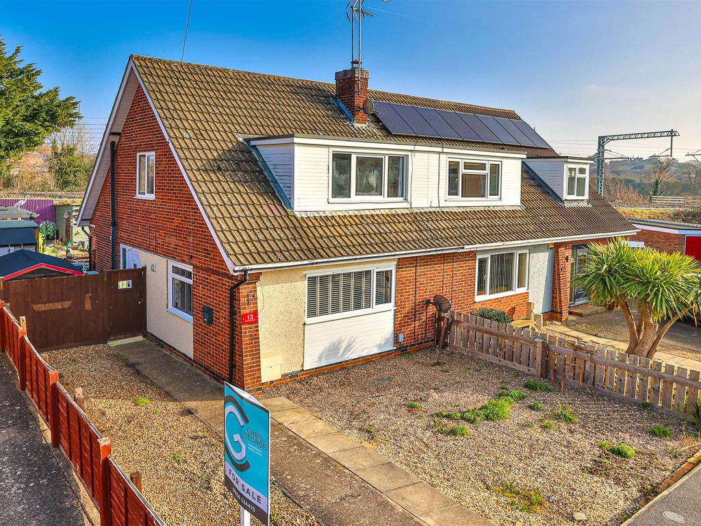 3 bed semidetached house for sale in Ennerdale Close, Kettering NN16