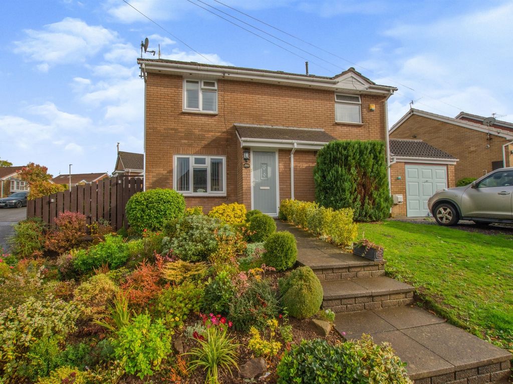 3 bed semidetached house for sale in Chester Close, New Inn, Pontypool