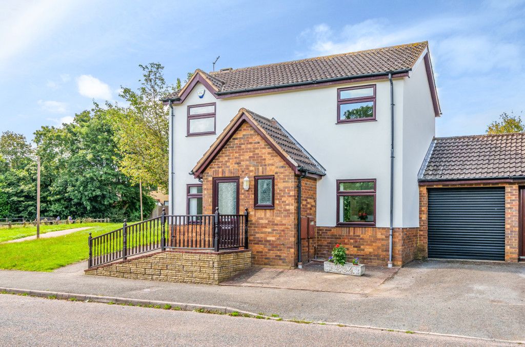3 bed linkdetached house for sale in Constantine Way, Bancroft Park