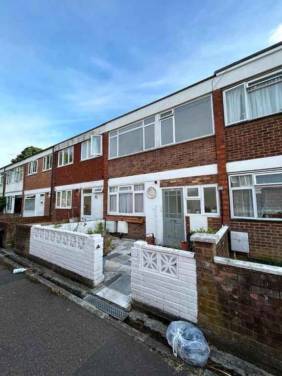 3 bed terraced house for sale in 28 Swanwick Close, Greater London