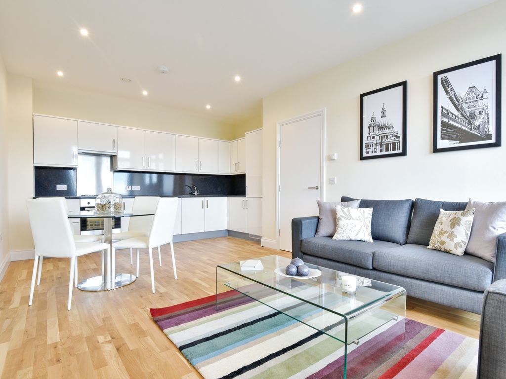 1 bed flat to rent in The Panorama, Park Street, Ashford TN24, £895 pcm