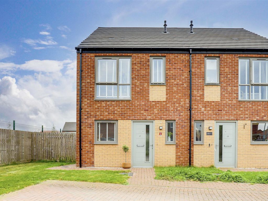 2 bed semidetached house for sale in Harker Close, Hucknall