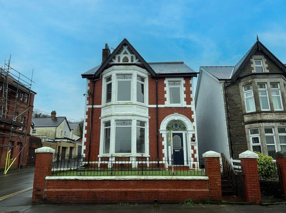 4 bed semidetached house for sale in Llynfi Road Maseteg , Maesteg