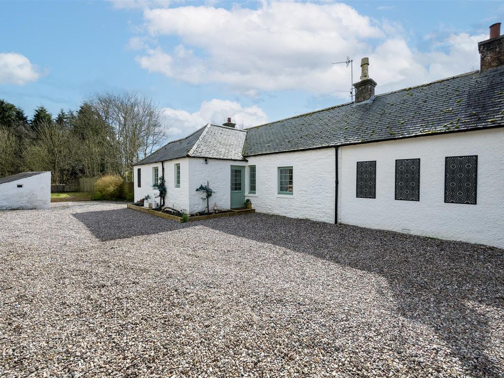 2 bed detached house for sale in Forfar DD8, £230,000 Zoopla