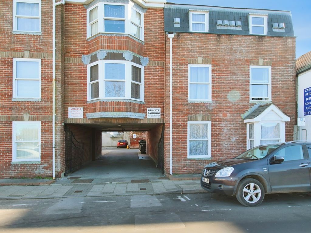 2 bed flat to rent in Swannery View, 24 Park Street, Weymouth, Dorset