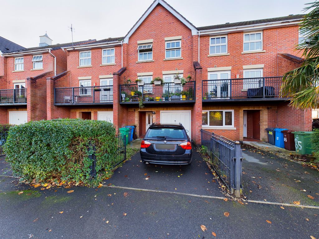 4 bed terraced house for sale in Brantingham Road, Chorlton Cum Hardy