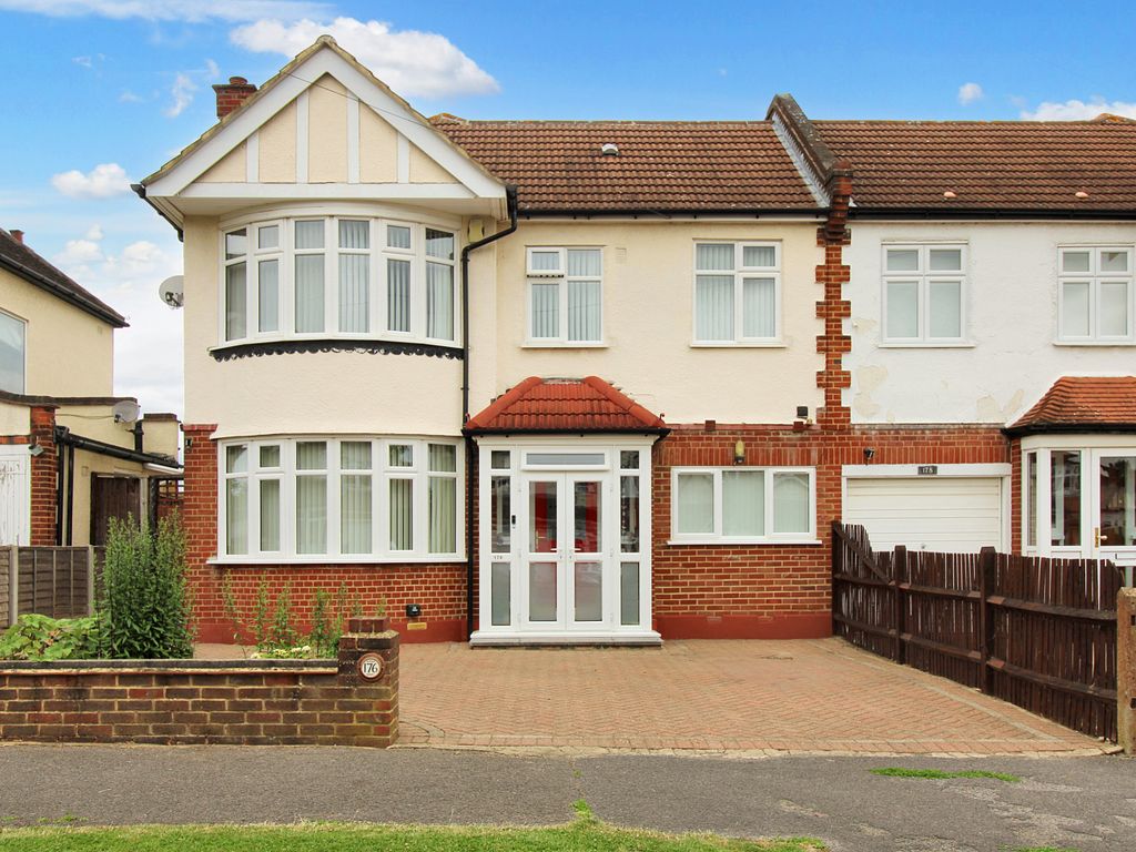 4 bed semidetached house for sale in Elgar Avenue, Surbiton KT5, £