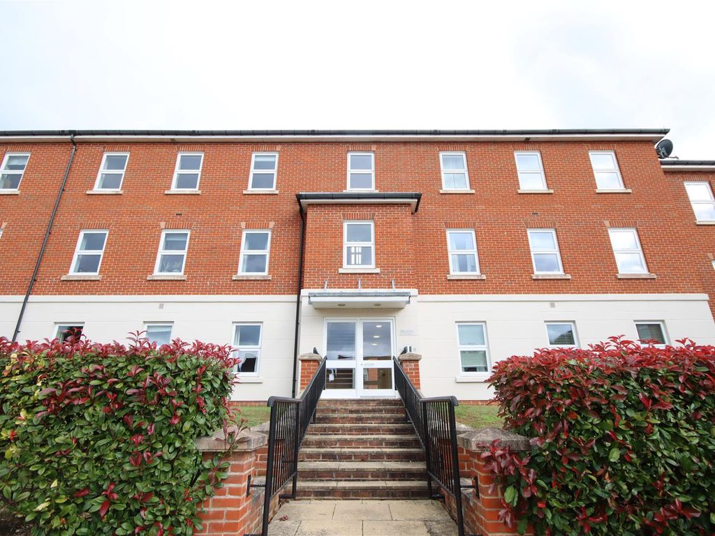 1 bed flat for sale in Serotine Close, Knowle, Fareham PO17 Zoopla