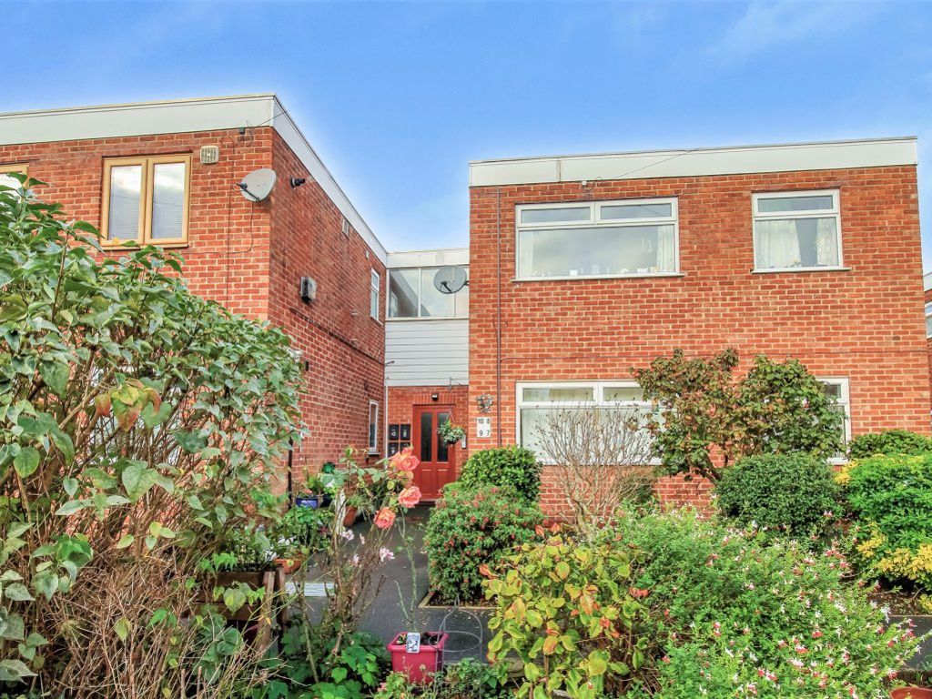 2 bed flat to rent in Rylands Court, Beeston NG9 Zoopla