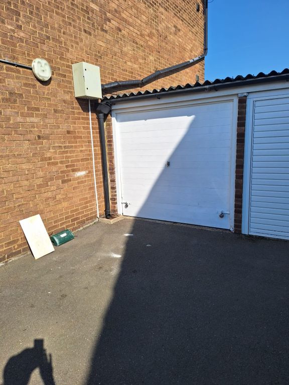 Parking/garage for sale in Bath Road, Hounslow TW4, £26,950 Zoopla
