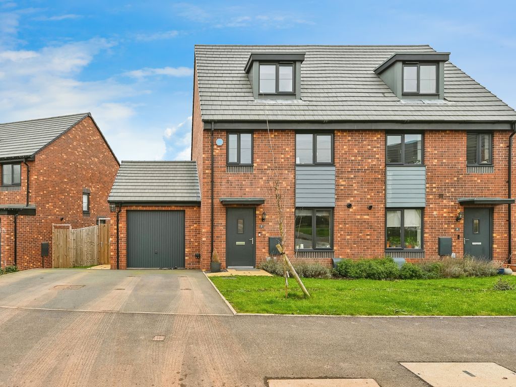 3 bed semidetached house for sale in Martin Drive, Castlefield