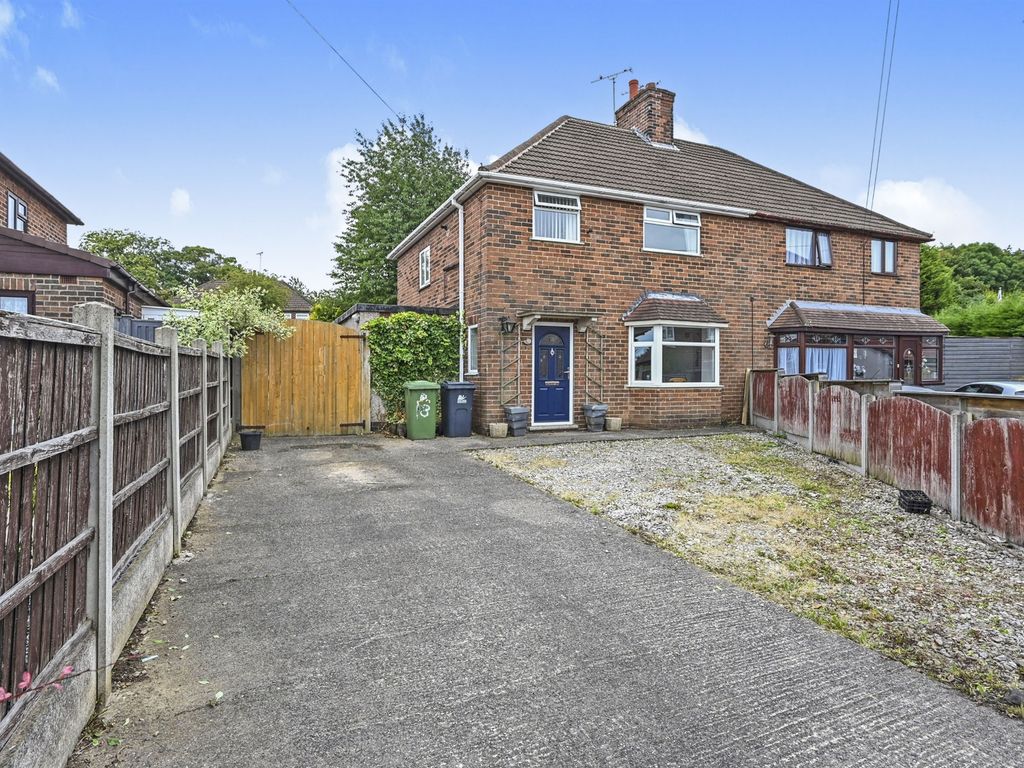 3 bed semidetached house for sale in Baker Close, Somercotes, Alfreton