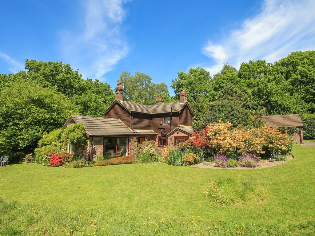 3 bed detached house for sale in Medway View, Forest Row RH18 Zoopla