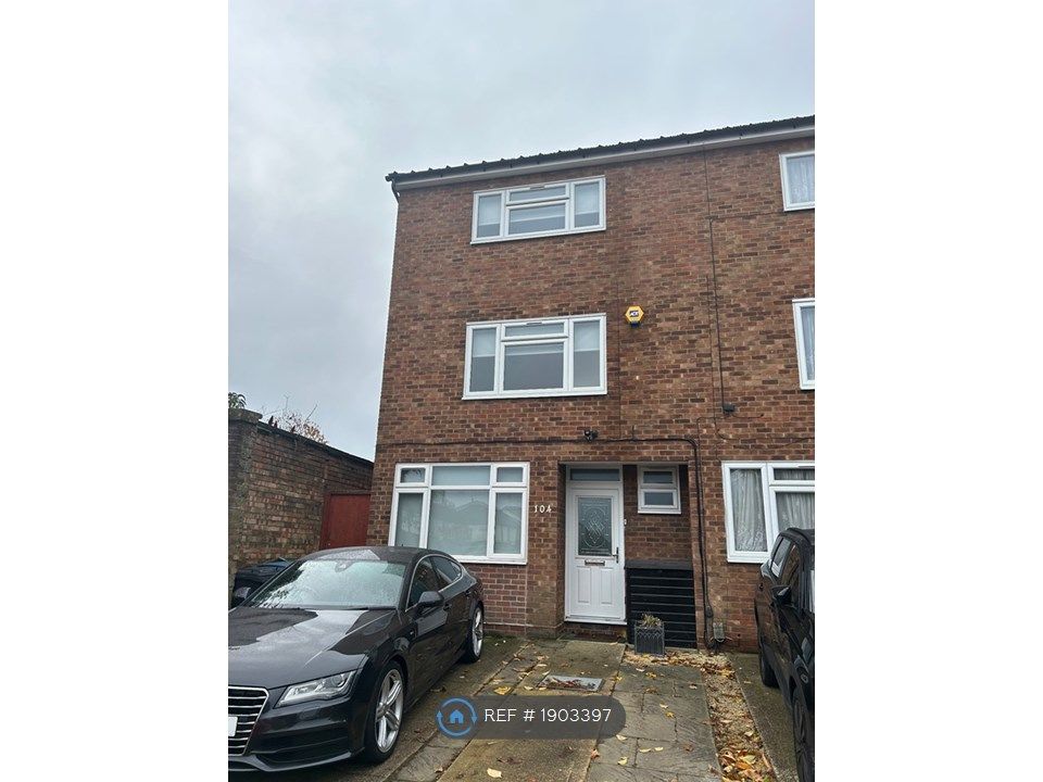 Room to rent in Meriden Way, Watford WD25, £795 pcm Zoopla