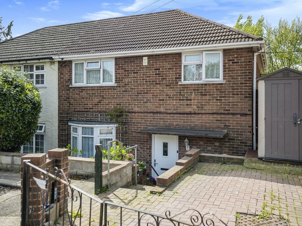 3 bed semidetached house for sale in Laburnum Road, Rochester, Kent