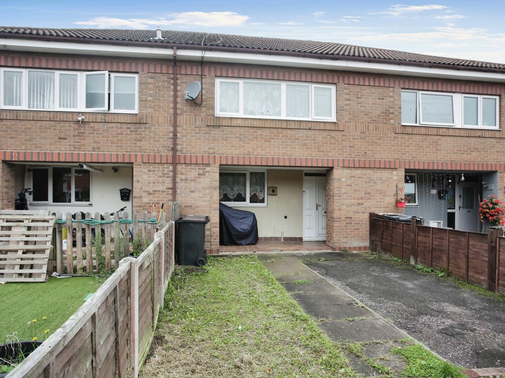 3 bed terraced house for sale in Pheasant Close, Bedworth, Warwickshire