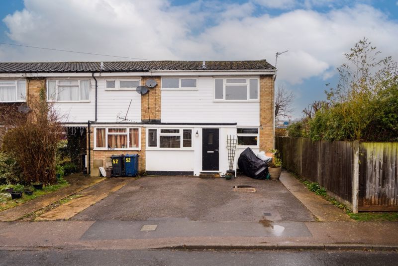 3 bed end terrace house for sale in Wrights Lane, Prestwood, Great