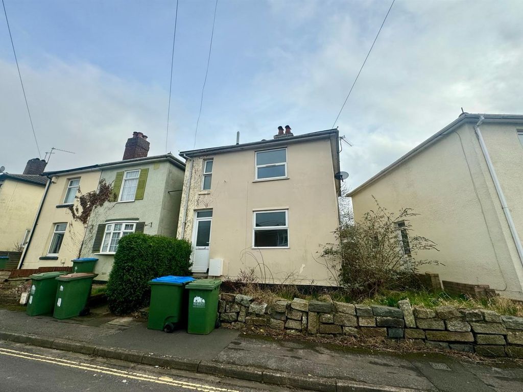 3 bed detached house to rent in Glen Road, Southampton SO19, £1,200 pcm