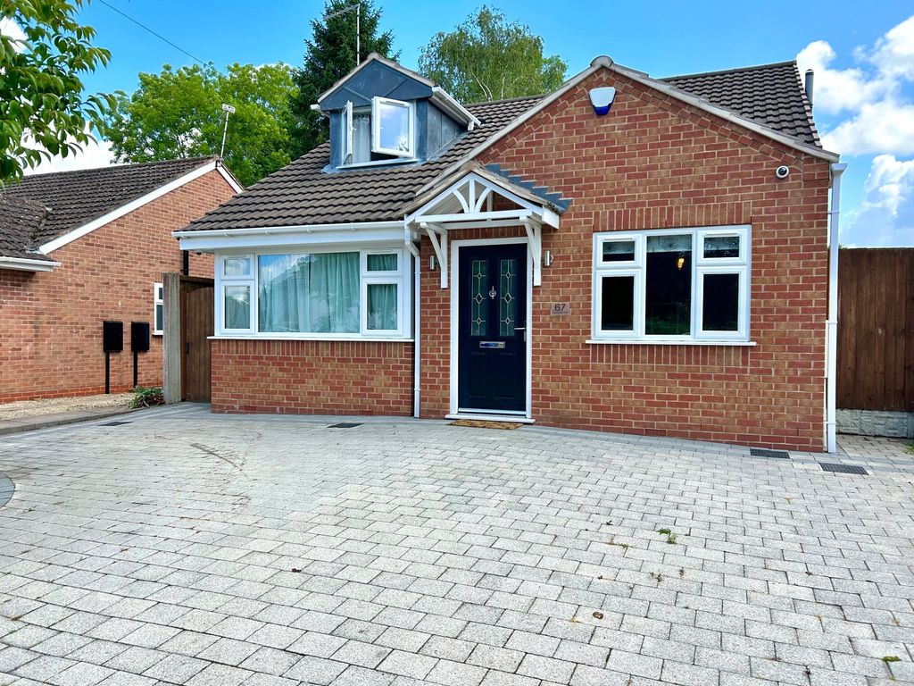 3 bed detached bungalow for sale in Shirley Park Road, Shirley