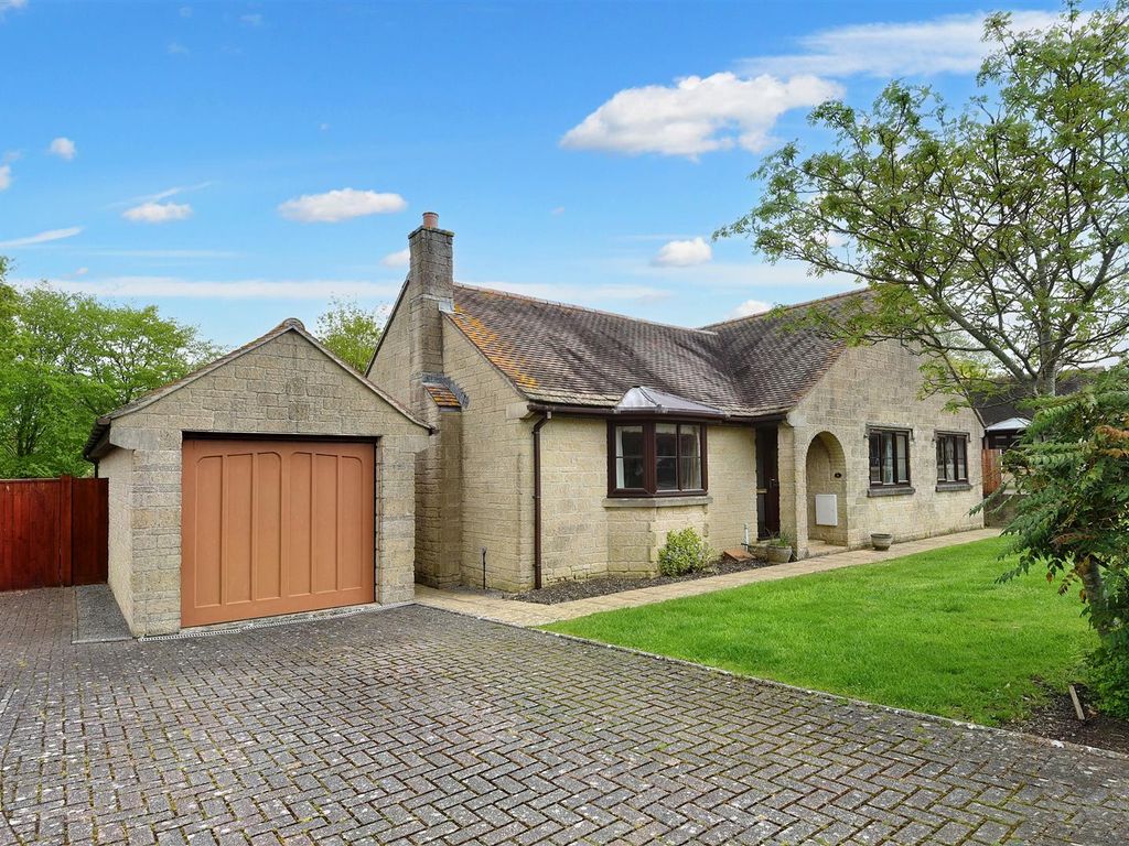 3 bed detached bungalow for sale in Dinhay, Marnhull, Sturminster