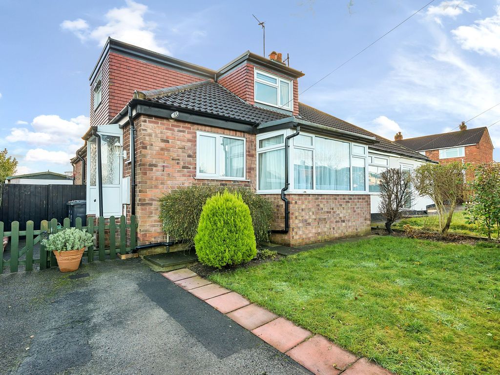 4 bed semidetached bungalow for sale in Kirkham Road, Harrogate HG1, £