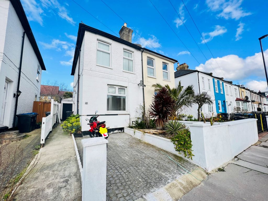 2 bed end terrace house to rent in The Drive, Thornton Heath CR7 Zoopla