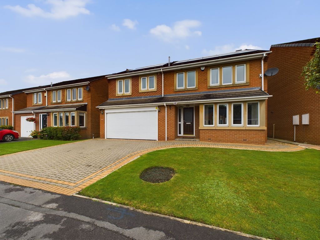 4 bed detached house for sale in Hill Top Lane, Tingley, Wakefield WF3