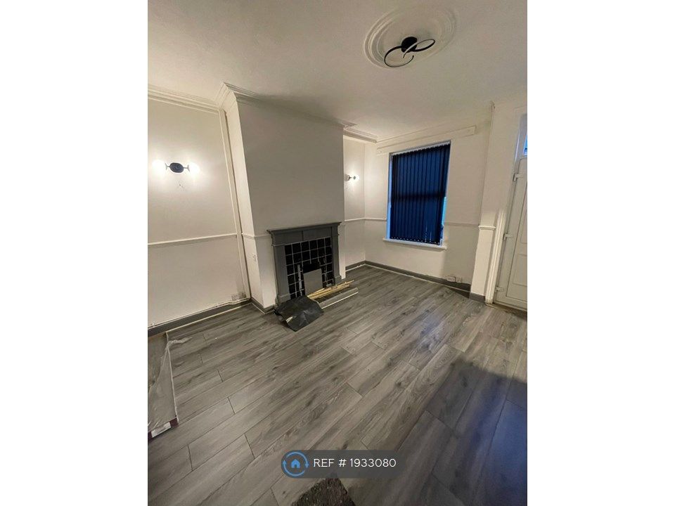 5 bed end terrace house to rent in Tempest Road, Leeds LS11, £1,300 pcm