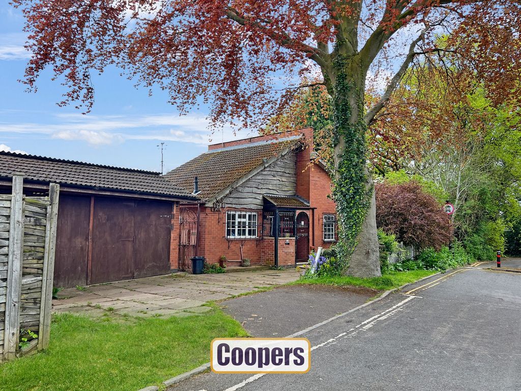 1 bed detached bungalow for sale in Guphill Avenue, Whoberley CV5, £300,000 Zoopla