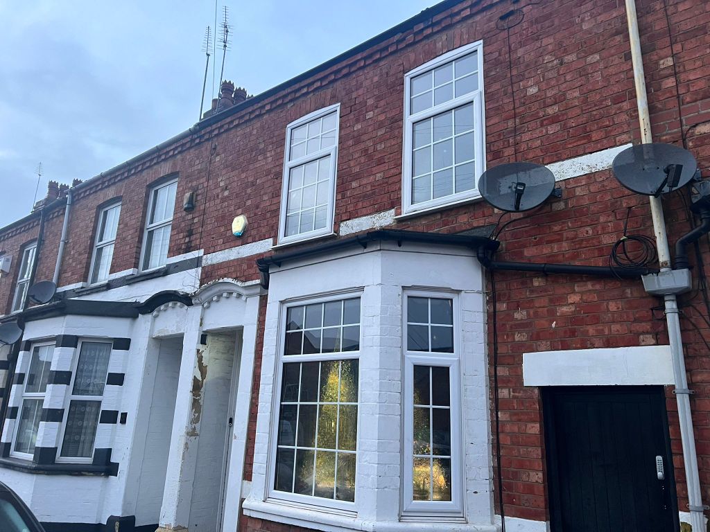 3 bed terraced house for sale in St. Davids Road, Northampton NN2, £