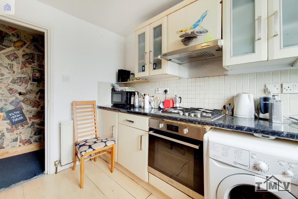 Flat 2 32 Morval Road London SW2
