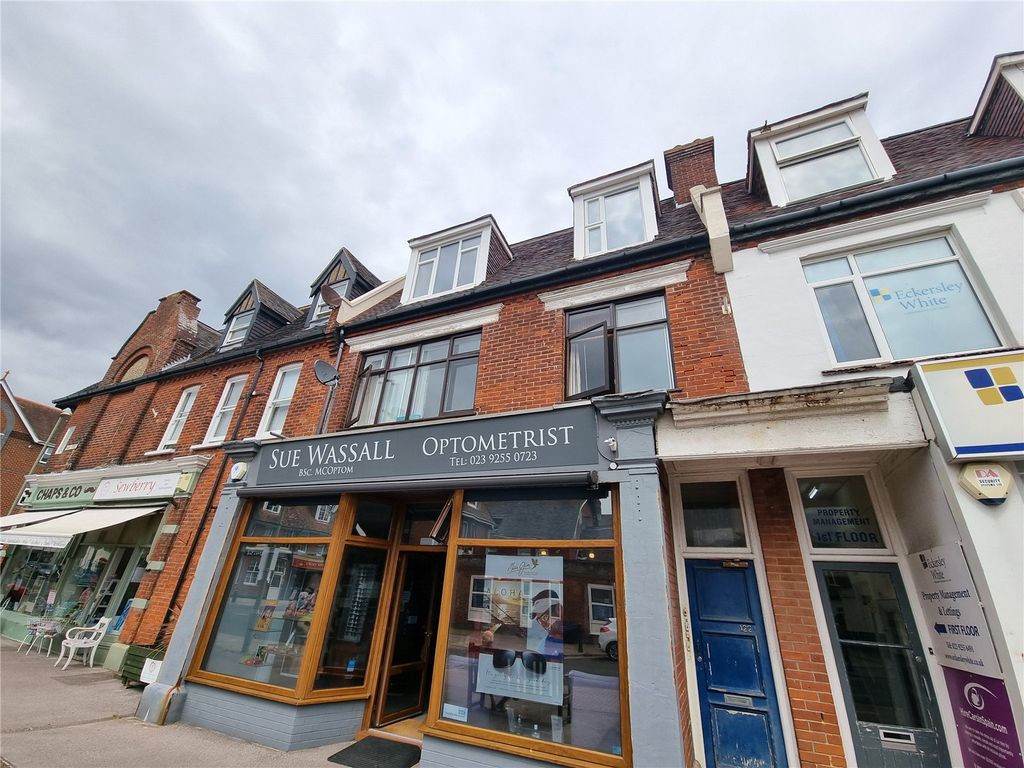 2 bed flat for sale in High Street, LeeOnTheSolent, Hampshire PO13