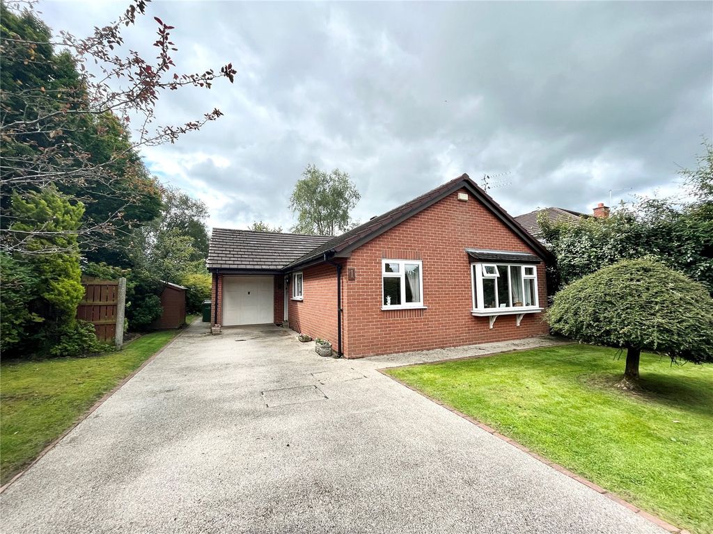 2 bed bungalow for sale in Turnberry Close, Macclesfield, Cheshire SK10, £360,000 Zoopla