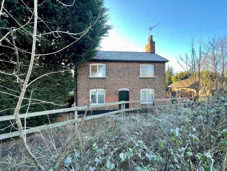 2 London Road, Stapeley, Nantwich CW5