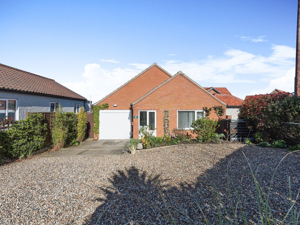 3 bed bungalow for sale in Norwich Road, Cromer, Norfolk NR27 Zoopla