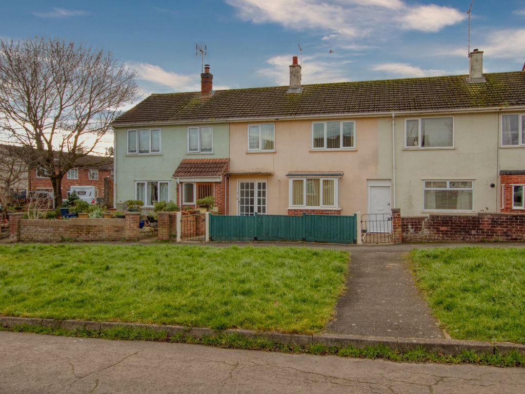 3 bed terraced house for sale in Chantry Close, Taunton TA2, £200,000