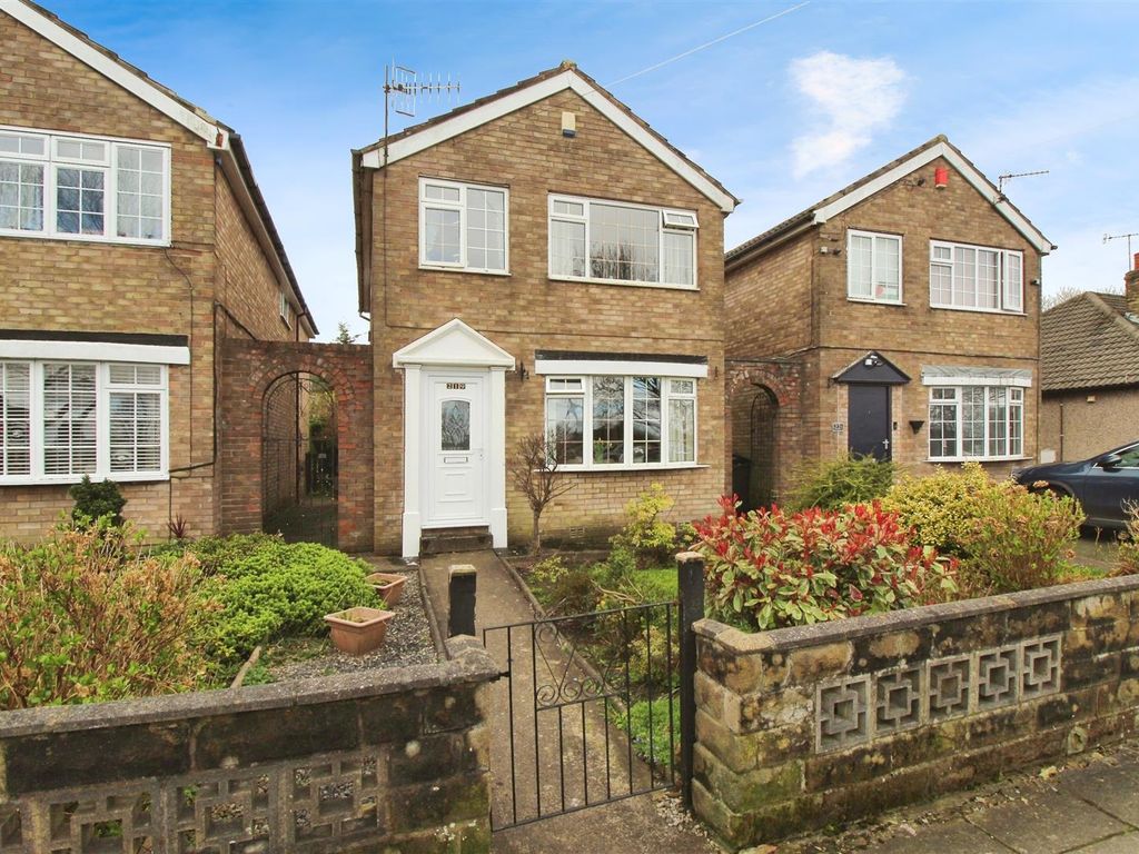 3 bed detached house for sale in Carr Bottom Road, Bradford BD5, £