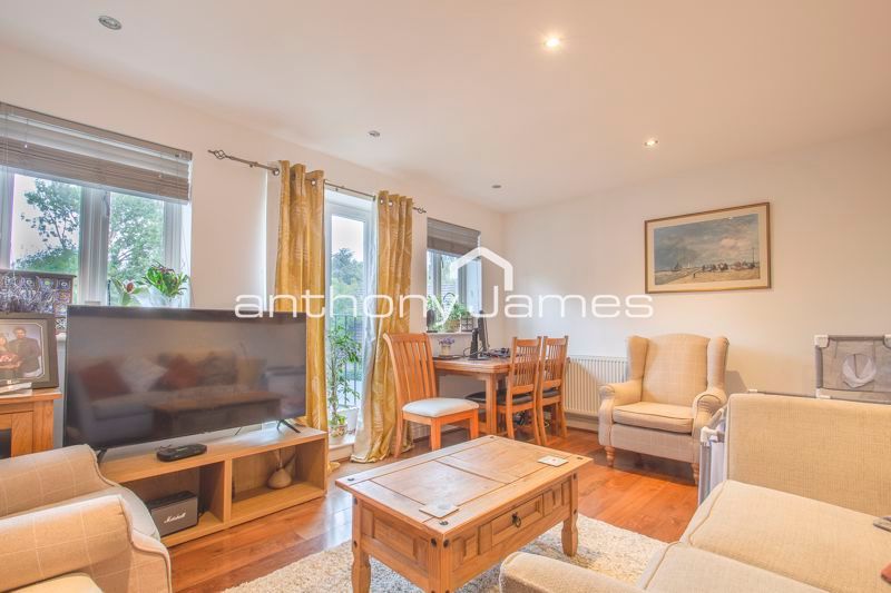 2 bed flat to rent in High Street, Eynsford, Dartford DA4, £1,400 pcm