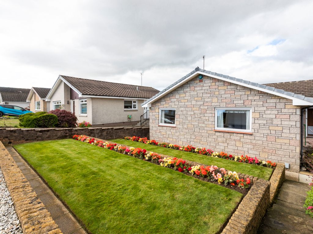 3 bed detached bungalow for sale in Pinewood Avenue, Lenzie