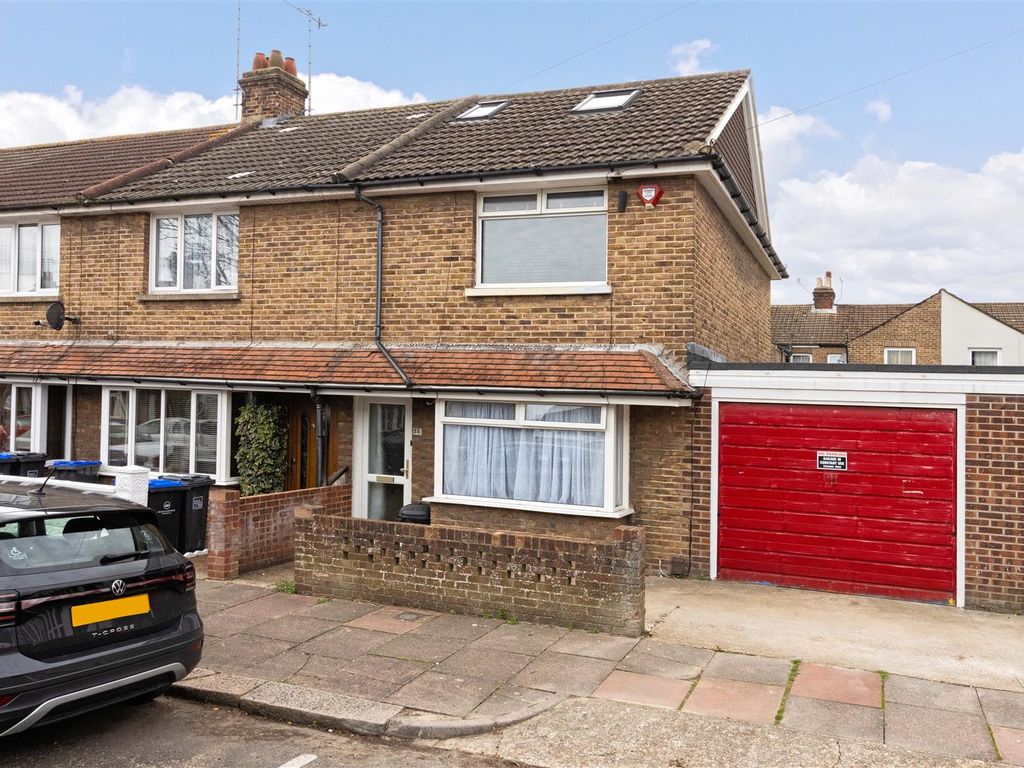 4 bed end terrace house for sale in St. Anselms Road, Worthing BN14, £