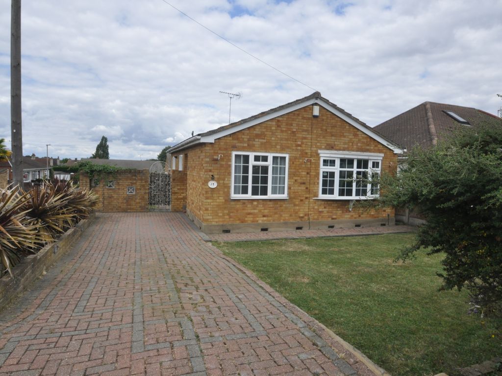 2 bed detached bungalow to rent in Croft Road, Benfleet, Essex SS7 Zoopla