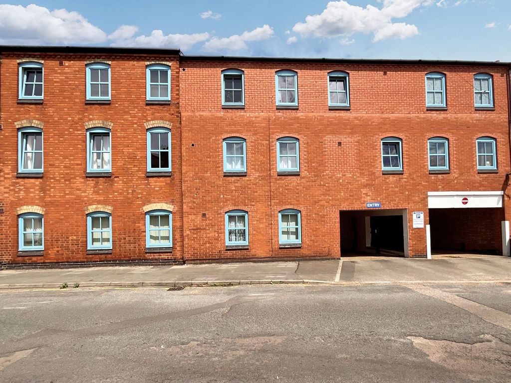 2 bed flat for sale in Lansdowne Road, HaddenCostello House LE2, £