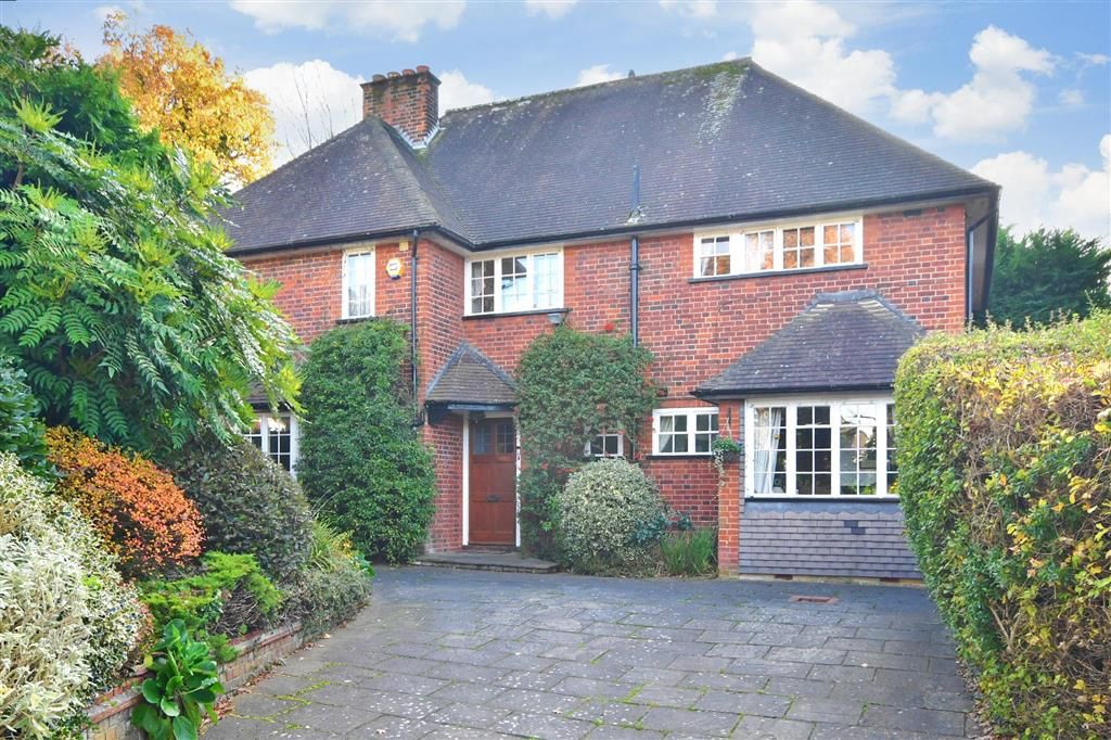 5 bed detached house for sale in Mornington Close, Woodford Green