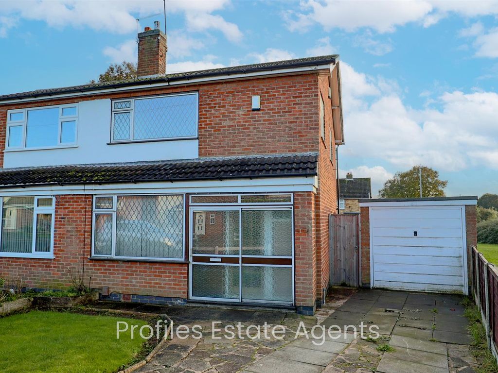 3 bed semidetached house to rent in Westray Drive, Hinckley LE10, £895