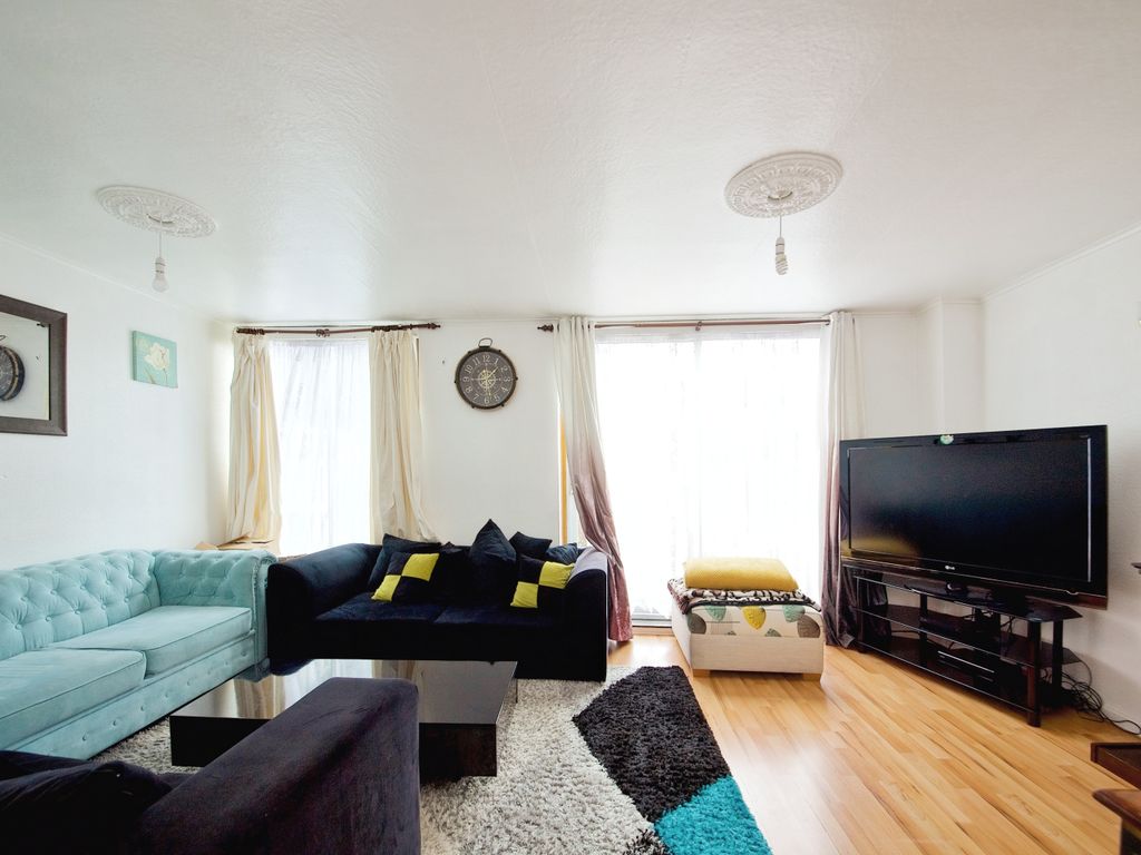 3 bed terraced house for sale in Truro Walk, Romford RM3, £350,000 Zoopla