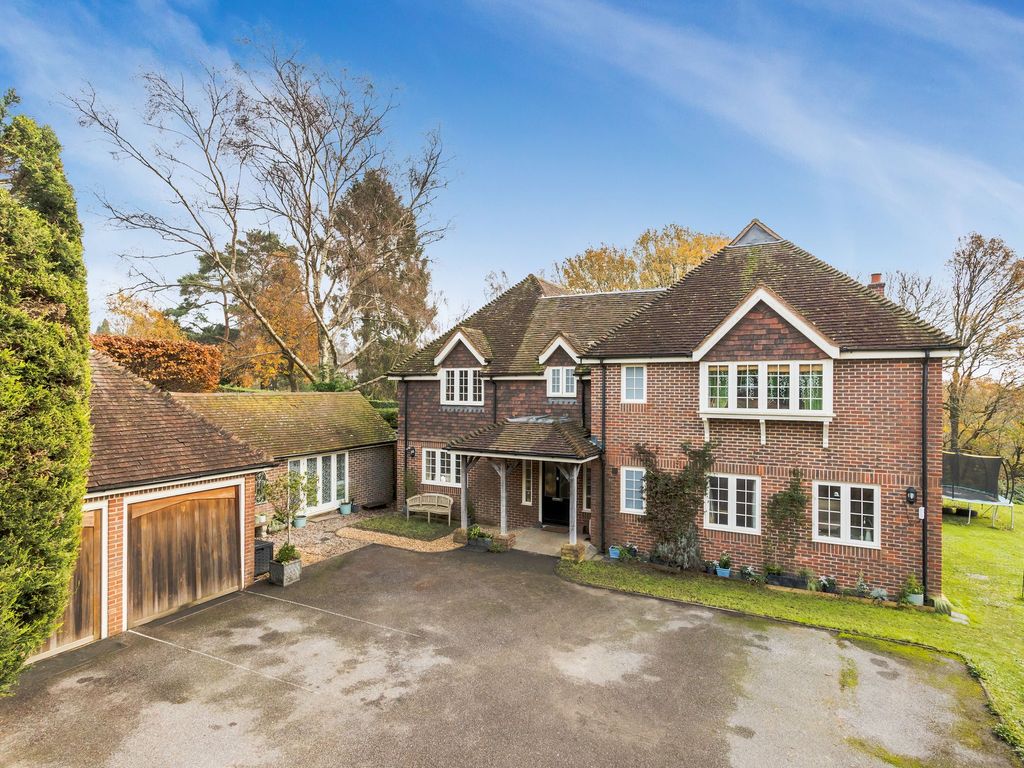 5 bed detached house for sale in West Lane, East Grinstead RH19 Zoopla