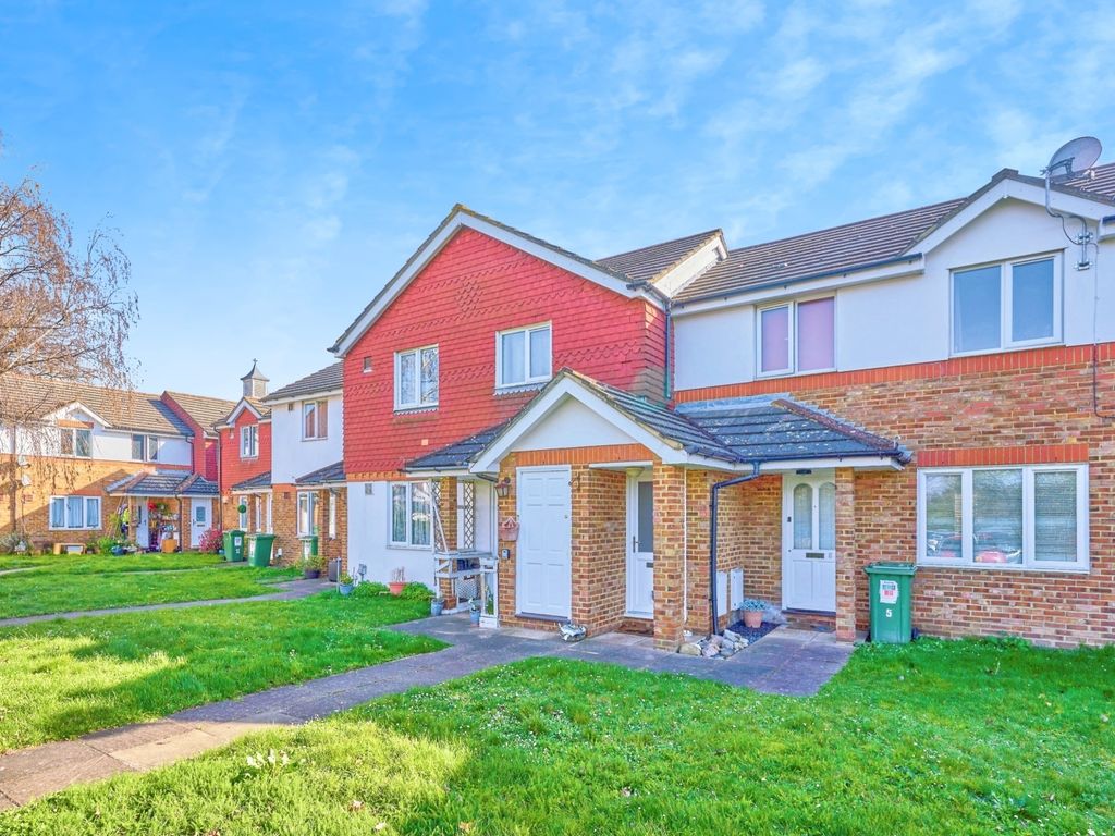 1 bed for sale in Cleveland Park, StainesUponThames