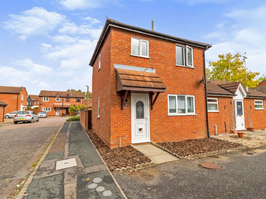 2 bed semidetached house for sale in Barbury Court, Milton Keynes MK14