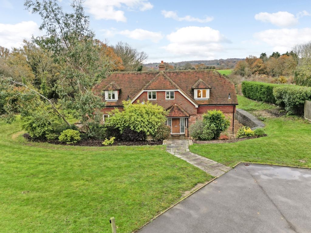 5 bed detached house to rent in Furnace Lane, Brenchley, Tonbridge TN12