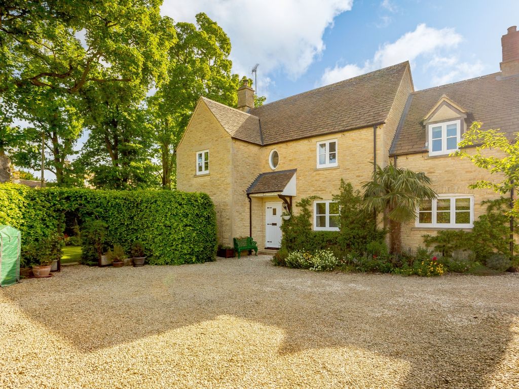 4 bed detached house for sale in South Cerney, Cirencester ...